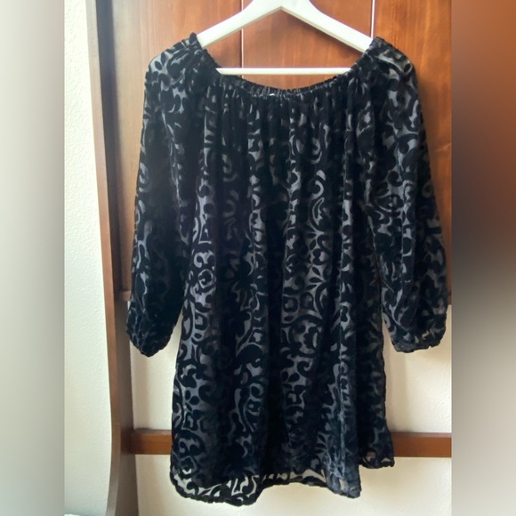NWT Urban Outfitters Ecote Velvet Off-The-
Shoulder Mini Dress in Black (Size:S) - Picture 3 of 11